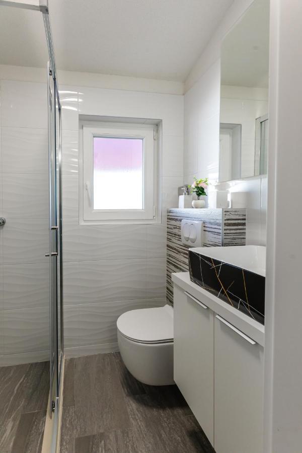 Apartman Laura Vir Exterior foto